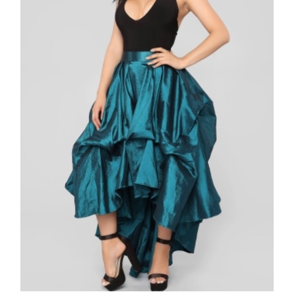Fashion Nova Dresses & Skirts - Fashion Nova The Queen is Here Maxi Skirt in Green